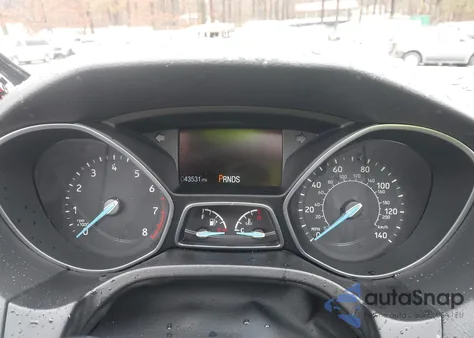 2016 Ford Focus Titanium z USA, uszkodzony, nr VIN 1FADP3N28GL327849